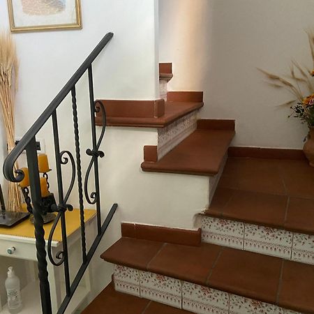 Caieta: La Casa Nella Roccia Hotel Gaeta Exterior foto